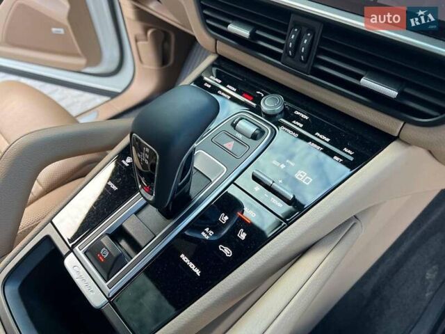 Белый Порше Каен, объемом двигателя 3 л и пробегом 100 тыс. км за 59990 $, фото 47 на Automoto.ua