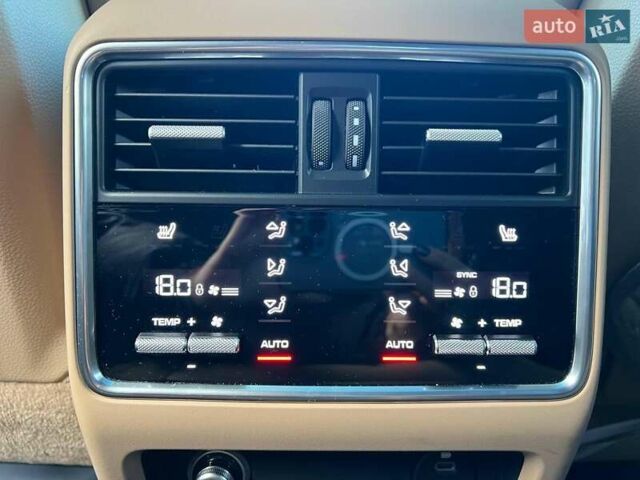 Белый Порше Каен, объемом двигателя 3 л и пробегом 100 тыс. км за 59990 $, фото 38 на Automoto.ua