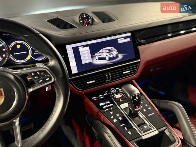 Белый Порше Каен, объемом двигателя 2.89 л и пробегом 23 тыс. км за 79000 $, фото 28 на Automoto.ua