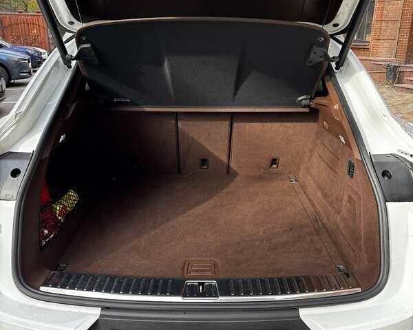 Белый Порше Каен, объемом двигателя 3 л и пробегом 61 тыс. км за 95000 $, фото 29 на Automoto.ua