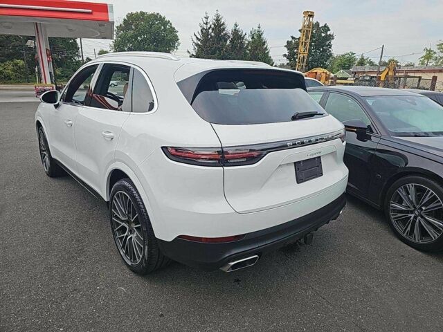Білий Порше Cayenne, об'ємом двигуна 0 л та пробігом 37 тис. км за 27000 $, фото 2 на Automoto.ua