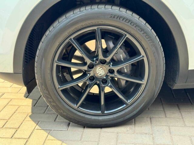 Білий Порше Cayenne, об'ємом двигуна 3 л та пробігом 90 тис. км за 79000 $, фото 18 на Automoto.ua