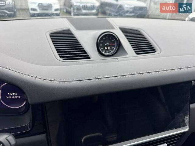 Білий Порше Cayenne, об'ємом двигуна 4 л та пробігом 38 тис. км за 88000 $, фото 8 на Automoto.ua