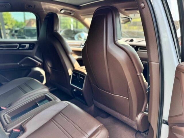 Білий Порше Cayenne, об'ємом двигуна 3 л та пробігом 90 тис. км за 79000 $, фото 17 на Automoto.ua