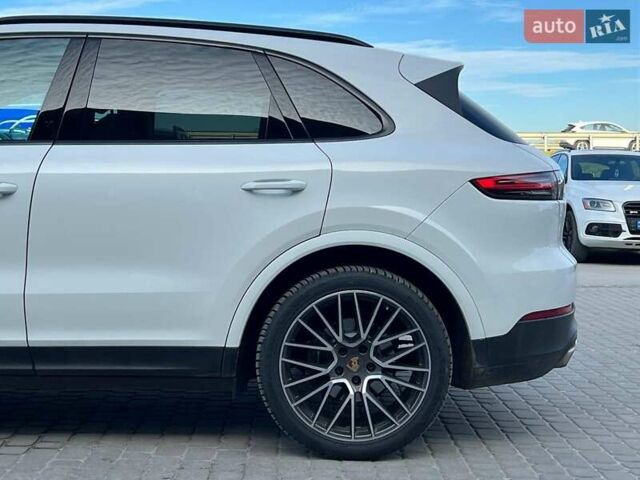 Белый Порше Каен, объемом двигателя 3 л и пробегом 100 тыс. км за 59990 $, фото 5 на Automoto.ua