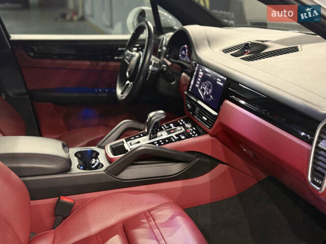 Белый Порше Каен, объемом двигателя 2.89 л и пробегом 23 тыс. км за 79000 $, фото 25 на Automoto.ua