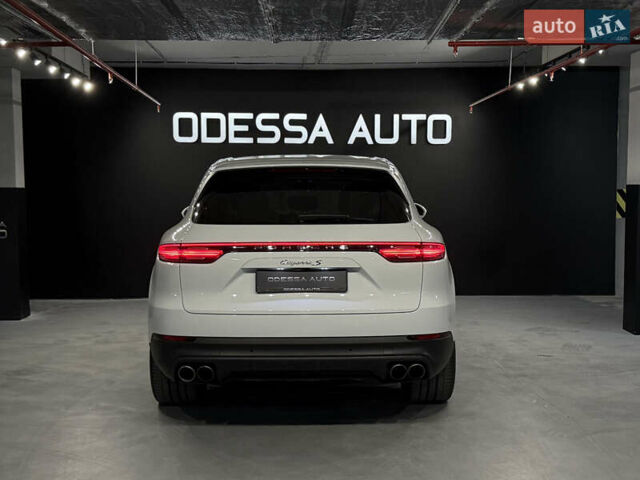 Белый Порше Каен, объемом двигателя 2.89 л и пробегом 23 тыс. км за 79000 $, фото 6 на Automoto.ua