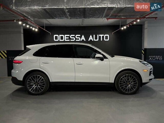 Белый Порше Каен, объемом двигателя 2.89 л и пробегом 23 тыс. км за 79000 $, фото 3 на Automoto.ua