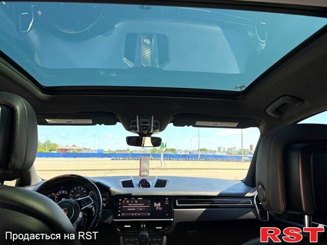 Білий Порше Cayenne, об'ємом двигуна 3 л та пробігом 68 тис. км за 67000 $, фото 6 на Automoto.ua