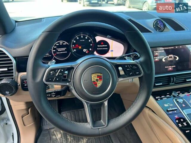 Белый Порше Каен, объемом двигателя 3 л и пробегом 100 тыс. км за 59990 $, фото 34 на Automoto.ua