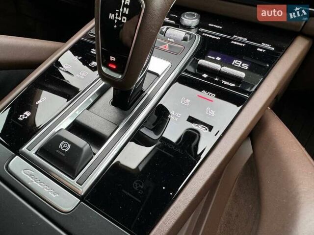 Белый Порше Каен, объемом двигателя 3 л и пробегом 61 тыс. км за 94490 $, фото 29 на Automoto.ua