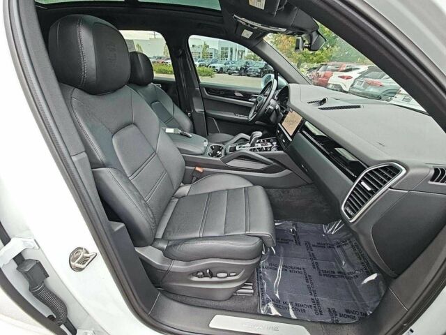 Білий Порше Cayenne, об'ємом двигуна 0 л та пробігом 20 тис. км за 24000 $, фото 7 на Automoto.ua