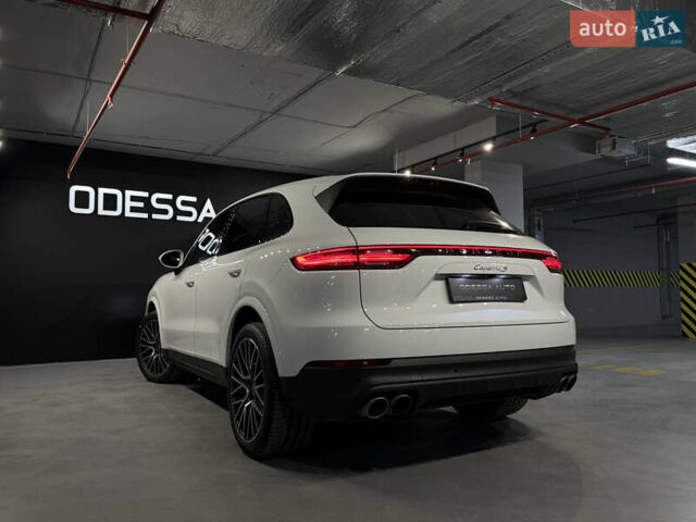 Белый Порше Каен, объемом двигателя 2.89 л и пробегом 23 тыс. км за 79000 $, фото 1 на Automoto.ua