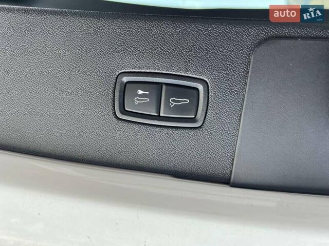 Белый Порше Каен, объемом двигателя 3 л и пробегом 100 тыс. км за 59990 $, фото 42 на Automoto.ua