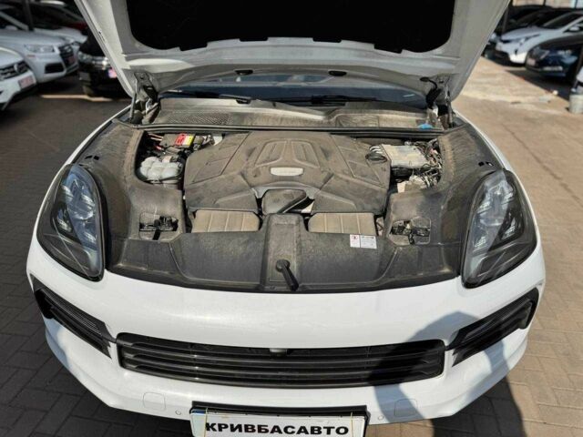 Білий Порше Cayenne, об'ємом двигуна 3 л та пробігом 90 тис. км за 79000 $, фото 3 на Automoto.ua