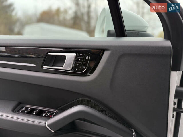 Белый Порше Каен, объемом двигателя 3 л и пробегом 23 тыс. км за 69900 $, фото 25 на Automoto.ua