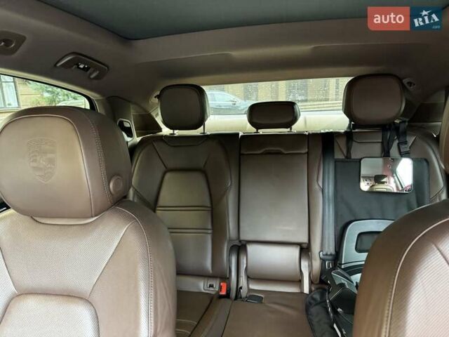 Белый Порше Каен, объемом двигателя 3 л и пробегом 61 тыс. км за 95000 $, фото 26 на Automoto.ua