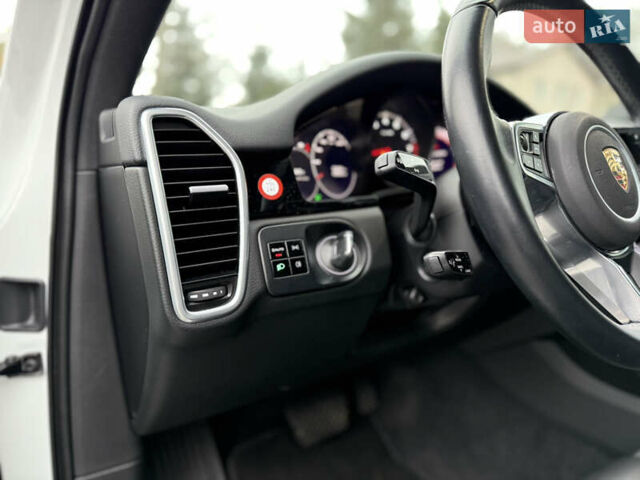 Белый Порше Каен, объемом двигателя 3 л и пробегом 23 тыс. км за 69900 $, фото 31 на Automoto.ua