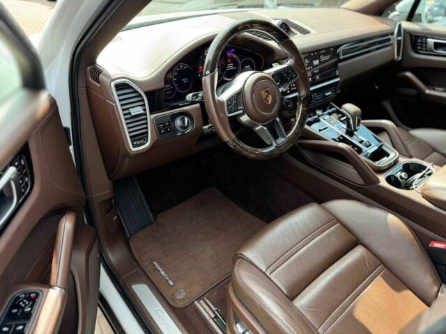 Білий Порше Cayenne, об'ємом двигуна 3 л та пробігом 90 тис. км за 79000 $, фото 12 на Automoto.ua