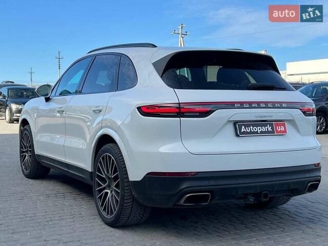 Белый Порше Каен, объемом двигателя 3 л и пробегом 100 тыс. км за 59990 $, фото 6 на Automoto.ua