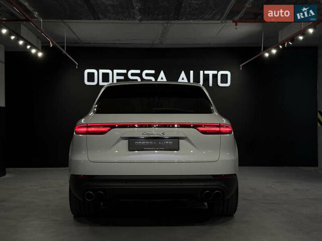 Белый Порше Каен, объемом двигателя 2.89 л и пробегом 23 тыс. км за 79000 $, фото 8 на Automoto.ua