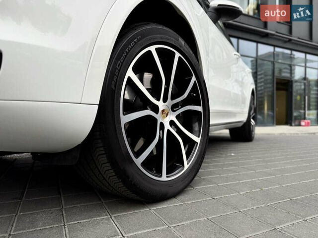 Белый Порше Каен, объемом двигателя 3 л и пробегом 23 тыс. км за 69900 $, фото 3 на Automoto.ua