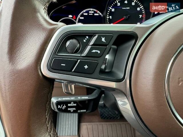 Белый Порше Каен, объемом двигателя 3 л и пробегом 61 тыс. км за 94490 $, фото 17 на Automoto.ua