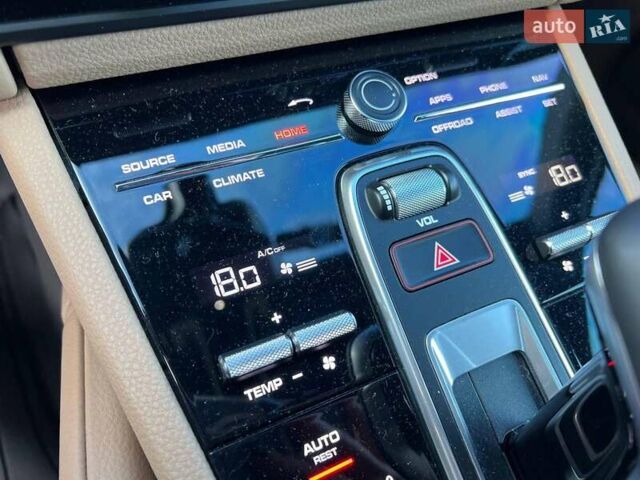 Белый Порше Каен, объемом двигателя 3 л и пробегом 100 тыс. км за 59990 $, фото 31 на Automoto.ua