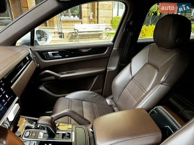 Белый Порше Каен, объемом двигателя 3 л и пробегом 61 тыс. км за 95000 $, фото 15 на Automoto.ua