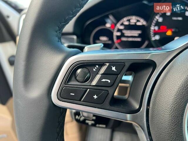 Белый Порше Каен, объемом двигателя 3 л и пробегом 100 тыс. км за 59990 $, фото 25 на Automoto.ua