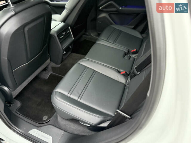 Белый Порше Каен, объемом двигателя 3 л и пробегом 23 тыс. км за 69900 $, фото 46 на Automoto.ua