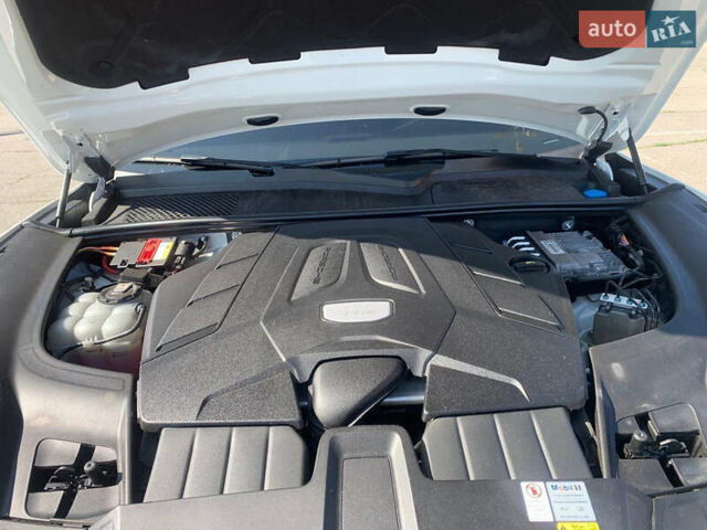 Белый Порше Каен, объемом двигателя 3 л и пробегом 78 тыс. км за 62500 $, фото 6 на Automoto.ua