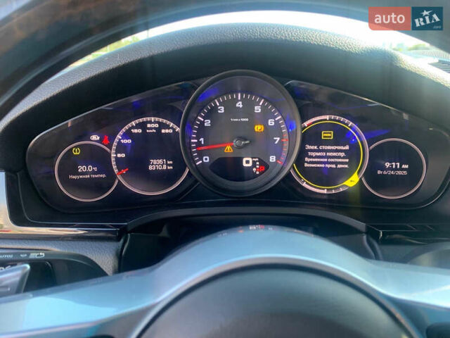 Белый Порше Каен, объемом двигателя 3 л и пробегом 78 тыс. км за 62500 $, фото 7 на Automoto.ua