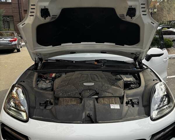 Белый Порше Каен, объемом двигателя 3 л и пробегом 61 тыс. км за 95000 $, фото 33 на Automoto.ua