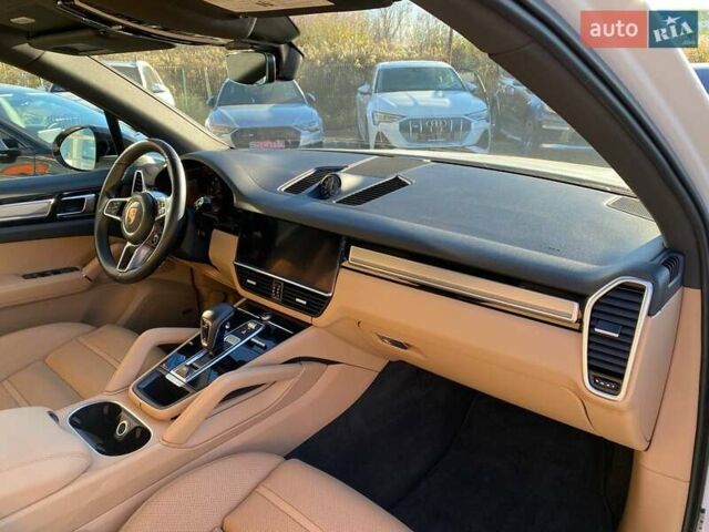 Білий Порше Cayenne, об'ємом двигуна 2.89 л та пробігом 32 тис. км за 83850 $, фото 8 на Automoto.ua
