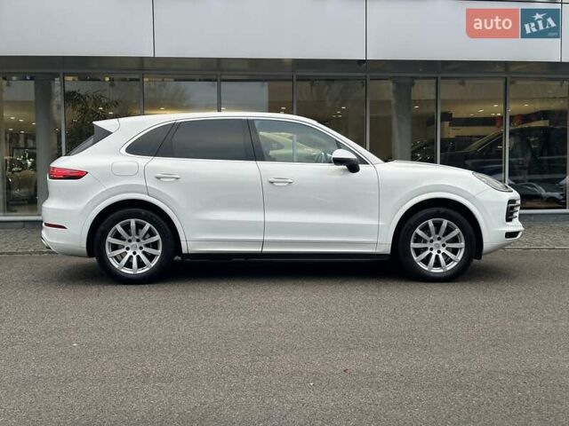 Белый Порше Каен, объемом двигателя 3 л и пробегом 34 тыс. км за 73500 $, фото 1 на Automoto.ua