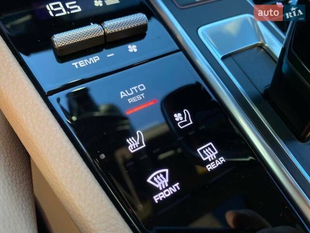 Білий Порше Cayenne, об'ємом двигуна 2.89 л та пробігом 32 тис. км за 83850 $, фото 18 на Automoto.ua