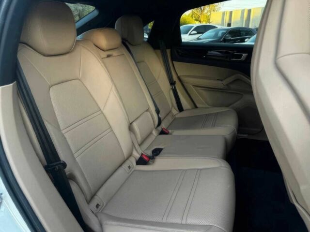 Білий Порше Cayenne, об'ємом двигуна 3 л та пробігом 24 тис. км за 45000 $, фото 8 на Automoto.ua