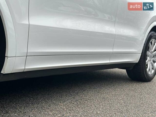 Белый Порше Каен, объемом двигателя 3 л и пробегом 34 тыс. км за 73500 $, фото 30 на Automoto.ua