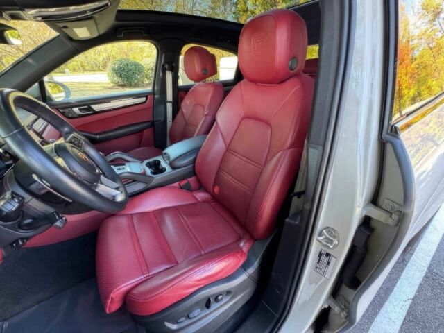 Білий Порше Cayenne, об'ємом двигуна 3 л та пробігом 29 тис. км за 39700 $, фото 9 на Automoto.ua