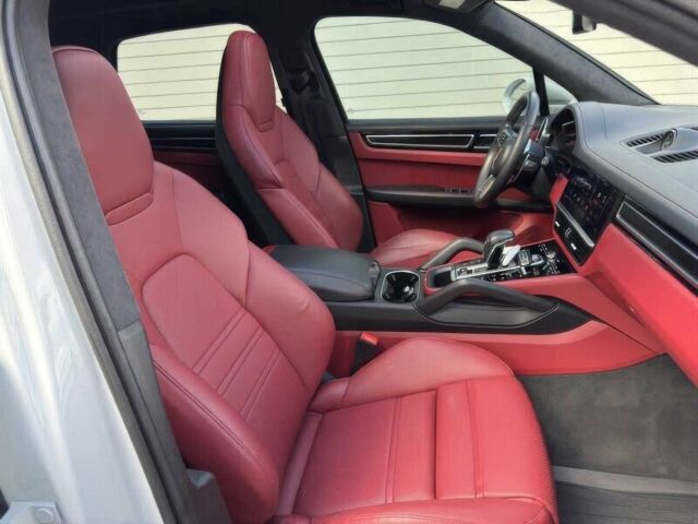 Білий Порше Cayenne, об'ємом двигуна 4 л та пробігом 19 тис. км за 31000 $, фото 7 на Automoto.ua