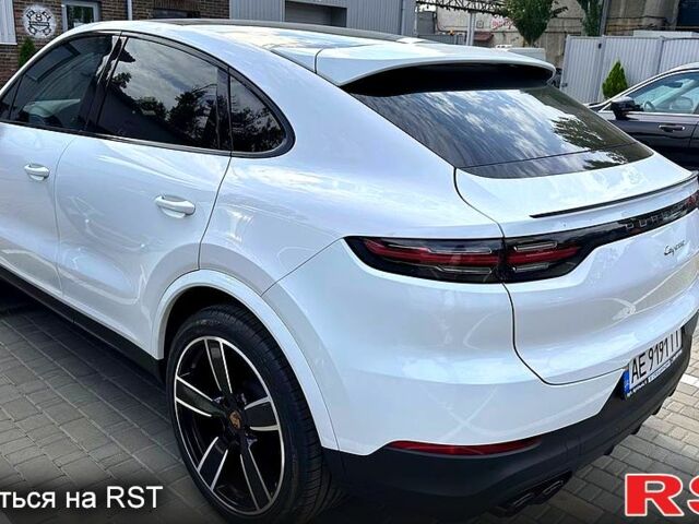 Белый Порше Каен, объемом двигателя 3 л и пробегом 65 тыс. км за 74899 $, фото 3 на Automoto.ua