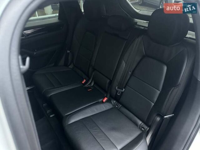 Белый Порше Каен, объемом двигателя 3 л и пробегом 34 тыс. км за 73500 $, фото 19 на Automoto.ua