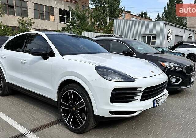 Белый Порше Каен, объемом двигателя 3 л и пробегом 65 тыс. км за 74899 $, фото 3 на Automoto.ua