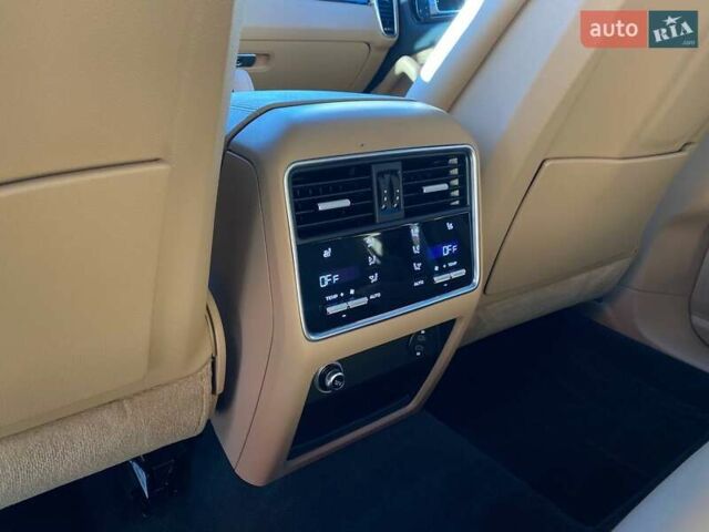 Білий Порше Cayenne, об'ємом двигуна 2.89 л та пробігом 32 тис. км за 83850 $, фото 23 на Automoto.ua