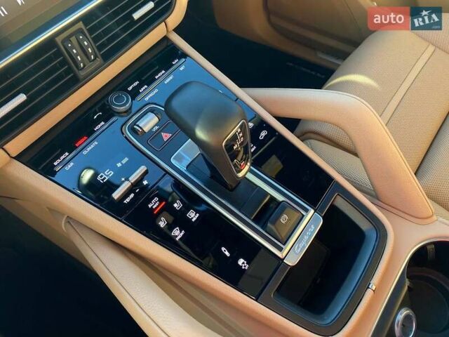 Білий Порше Cayenne, об'ємом двигуна 2.89 л та пробігом 32 тис. км за 83850 $, фото 17 на Automoto.ua