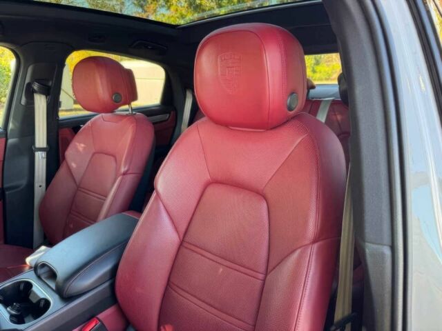 Білий Порше Cayenne, об'ємом двигуна 3 л та пробігом 29 тис. км за 39700 $, фото 10 на Automoto.ua