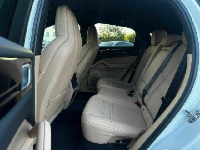 Білий Порше Cayenne, об'ємом двигуна 3 л та пробігом 24 тис. км за 45000 $, фото 9 на Automoto.ua
