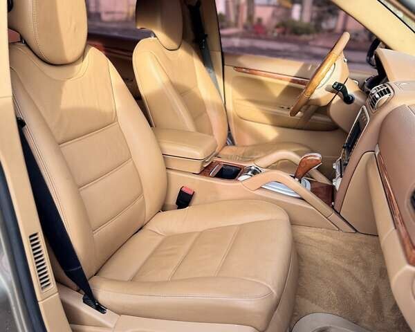 Бежевый Порше Каен, объемом двигателя 4.5 л и пробегом 208 тыс. км за 13800 $, фото 4 на Automoto.ua