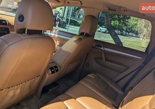 Бежевий Порше Cayenne, об'ємом двигуна 3.2 л та пробігом 318 тис. км за 6300 $, фото 2 на Automoto.ua